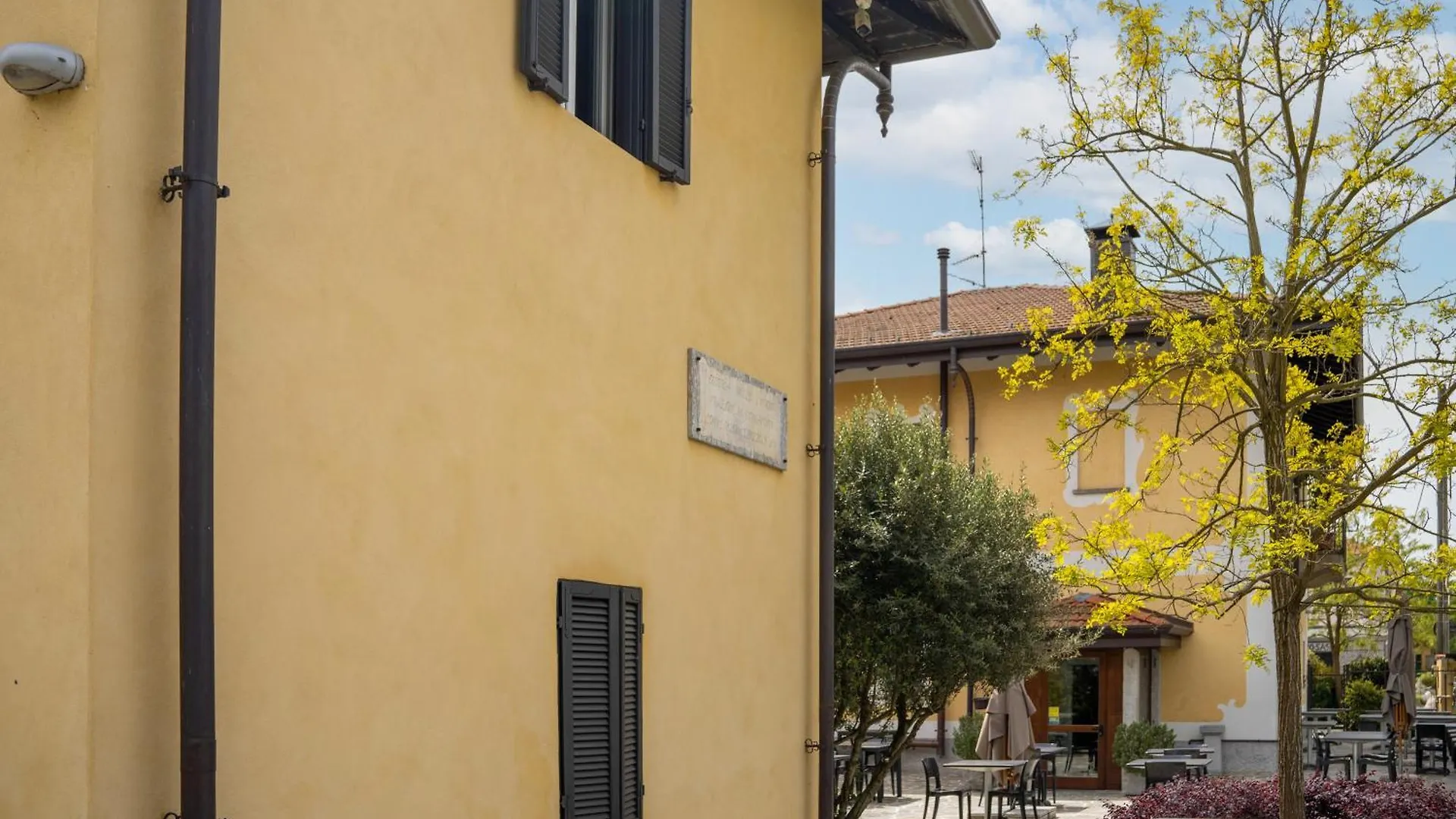 B&B Osteria Dello Sperone Lonate Pozzolo Bed & Breakfast